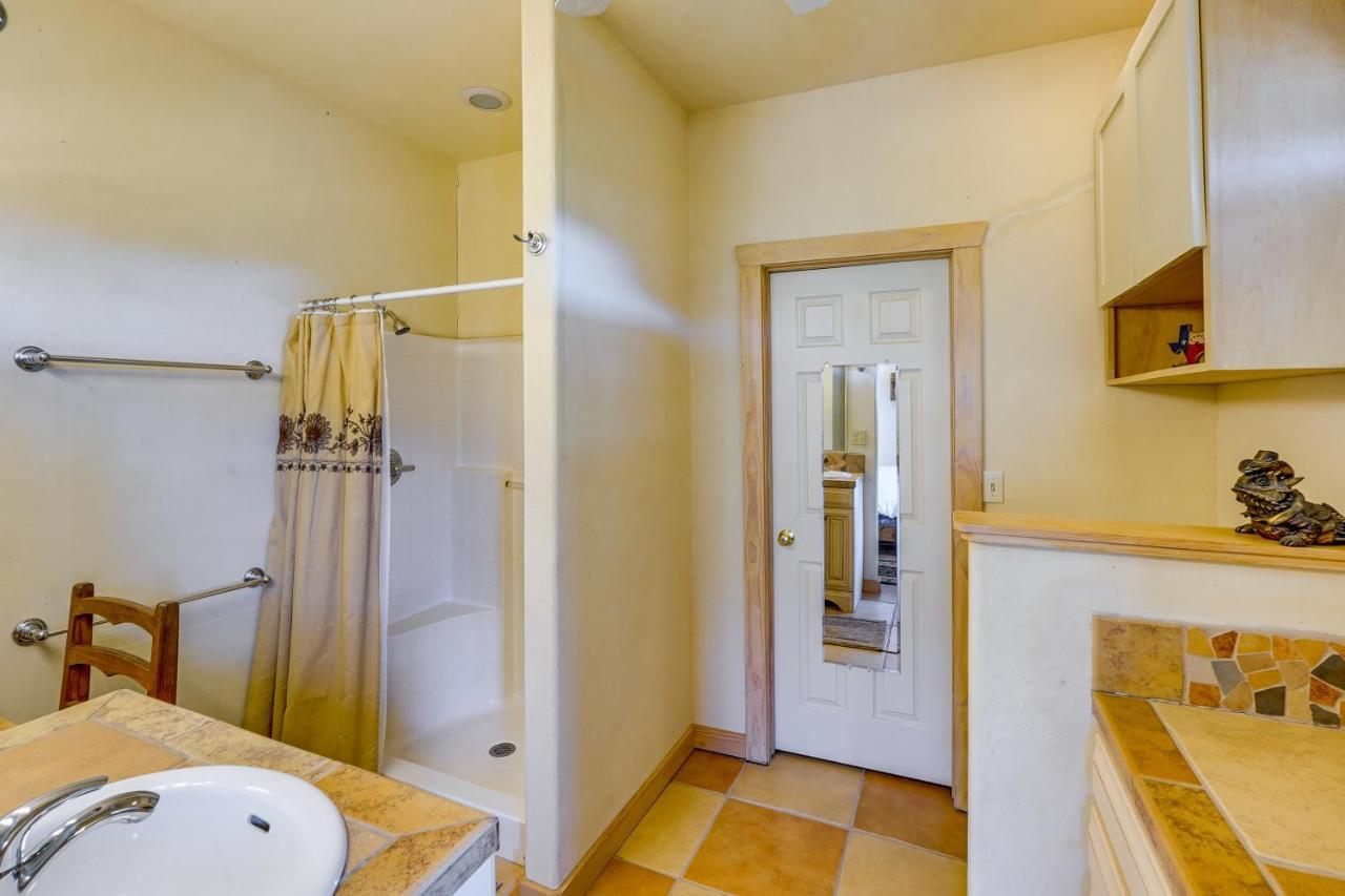 Vibrant Terlingua Vacation Rental Near Big Bend! Buitenkant foto